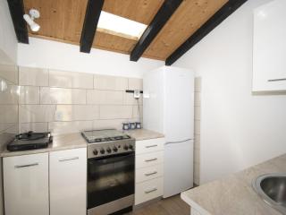 Stone House Blaca - Two Bedroom Stone House with Terrace and Sea View - 8