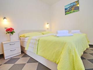 Apartments Gusti - One Bedroom Apartment with Terrace and Sea View - Drače - 4