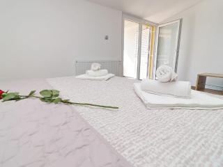 Fancy Apartments Dream - Standard One Bedroom Apartment with Balcony and Sea View 2 - Brna - 3