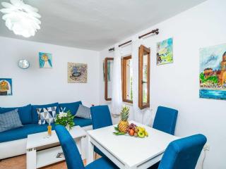 Apartments & Rooms Mara & Petrunjela - One Bedroom Apartment with Terrace and Sea View - Cavtat - 1