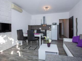 Villa Roza- Two-Bedroom Apartment - 5