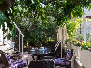 Apartment Vukic - Studio Apartment with Terrace and Garden View - Dubrovnik - 0