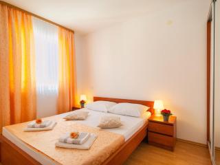 Apartments Island Beat - One Bedroom Apartment with Balcony and Sea View A1 ST - Supetar - 4