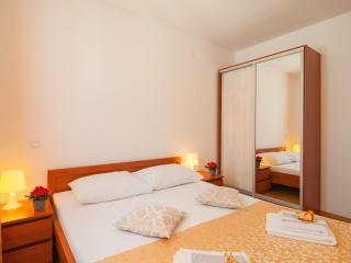 Apartments Island Beat - One Bedroom Apartment with Balcony and Sea View A1 ST - Supetar - 3