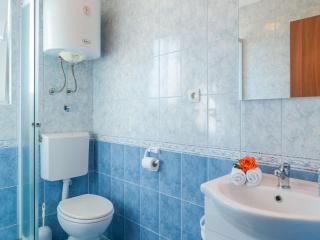 Apartments Island Beat - One Bedroom Apartment with Balcony and Sea View A1 ST - Supetar - 1