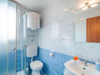 Apartments Island Beat - One Bedroom Apartment with Balcony and Sea View A1 ST - Supetar - 2