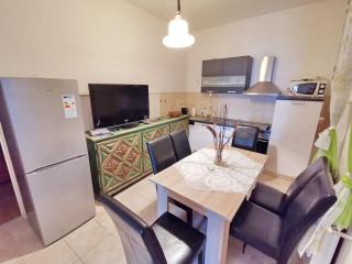 Bertie's Lodge - Four Bedroom Apartment A4 - Smokvica - 9