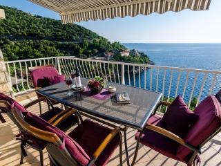Indy's Beach Apartments -Two Bedroom Apartment with Balcony and Sea View - Dubrovnik - 0