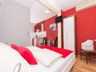 Villa Stil - Studio Apartment with Balcony and Sea View 103 - Trogir - 4