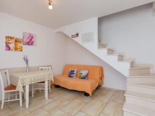 Apartments Lovro - Duplex One Bedroom Apartment with Terrace and Partial Sea View 1 - 7
