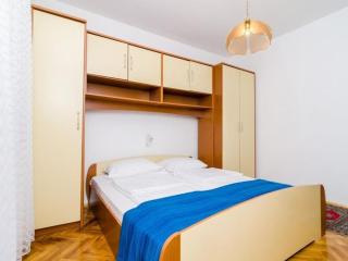 3 bedroom apartment with balcony - 5