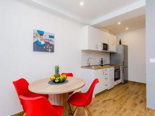 Apartment Moon River - Two-Bedroom Apartment with Terrace - 2