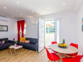 Apartment Moon River - Two-Bedroom Apartment with Terrace - 3