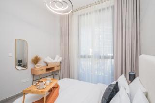 Modern 1BR Apt with Calm Views in Mesk 1 by Vibel - Dubai - 0