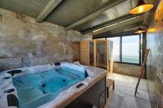 Villa Pieron for 8 people near Pula with heated pool & spa - 8