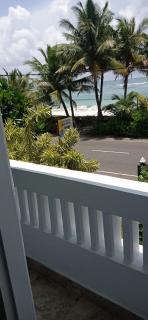 White Surfing Beach Resort - Unawatuna - 1