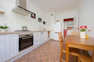 Spacious Apartment with Parking by Noclegi Renters - Varsavia - 8