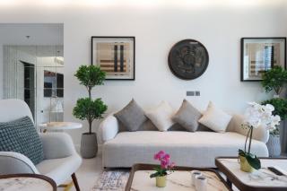 Livbnb - 2B with Modern Interiors, Emaar Boulevard - Dubai - 2