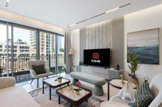 Livbnb - 2B with Modern Interiors, Emaar Boulevard - Dubai - 0