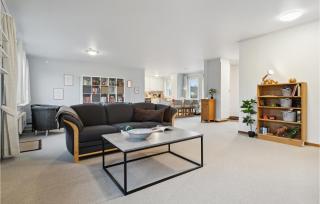 3 Bedroom Awesome Home In Glesborg - Glesborg - 2