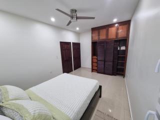 Picturesque 4 Bedroom 3 Bath Condo with Pool - Philipsburg - 3