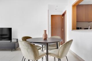 Blueground DT Standpoint balcony elev pool DXB-1104 - 5