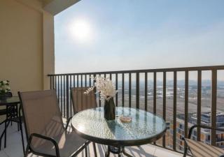 Elegant 2BR High City Views & Midtown Living by Vibel - Dubai - 8