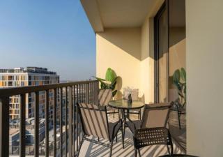 Elegant 2BR High City Views & Midtown Living by Vibel - Dubai - 5