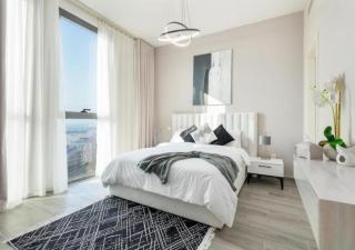 Elegant 2BR High City Views & Midtown Living by Vibel - Dubai - 2