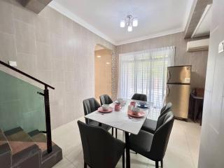 Mount Austin Huge BBQ Space Corner House - Johor Bahru - 5