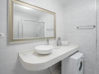 Modern 1BD Apt with a Patio and Pool, Balcon del Mar, B52 - Arona - 6