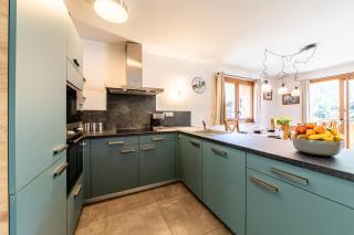 Chalet Rivendell, Morzine sleeps 10 with garage - 4