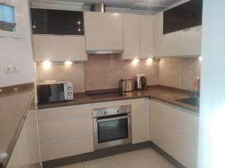 2 Bed Gf Apt Near Puerto Banus - Marbella - 6