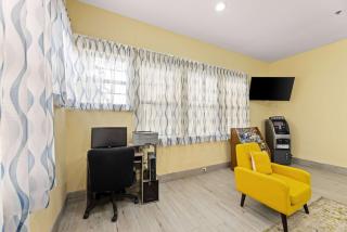 Days Inn & Suites by Wyndham DFW Airport South-Euless - Euless - 4