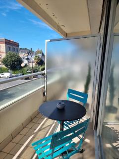 Studio, balcon et accès direct page - 8