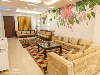 BnBBuddy Stupendous Home In Shalimar Bagh - New Delhi - 0