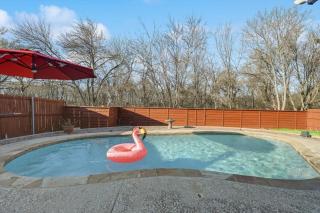Glamorous 4BR 2,5BA Holiday Home with Pool, Game Room & Fire Pit - 1