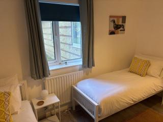 Corporate - spacious 2 bed, 2 bathroom apartment, high speed wifi, parking - Southampton - 1