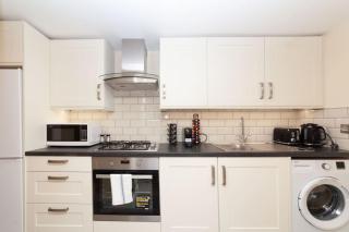 Modern London 1 bed apartment, Own Garden! - 2