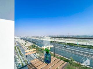 Stylish 1BR with Balcony in Azizi Riviera - Dubai - 0