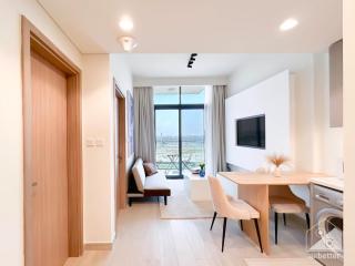 Stylish 1BR with Balcony in Azizi Riviera - 5