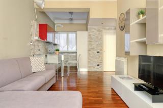 JOIVY Inviting 1BR flat near CityLife district - Milan - 0