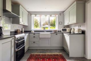 Charming country cottage in quiet rural setting - 2