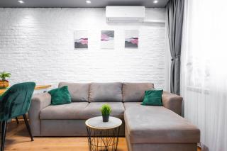 Feel Right at Home - Bright and Modern Apartment by Flat Mаnager - Sofia - 0