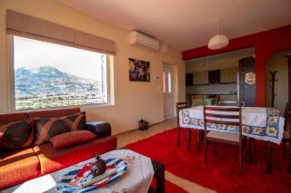 Cozy Hilltop Home with Breathtaking Views - Magoúla - 3