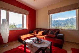 Cozy Hilltop Home with Breathtaking Views - Magoúla - 1