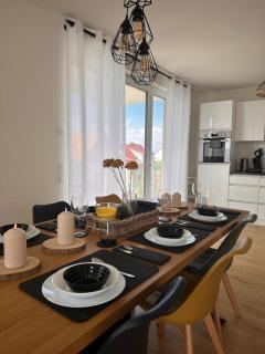 AMAO-Sepia I 86qm I King-Size Beds I Netflix I Privat Balcony I Free Parking I Near EuropaPark - Rheinhausen - 4