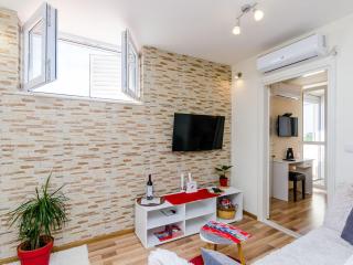Apartment Vedrana- One-Bedroom Apartment with Balcony and Sea View - 7
