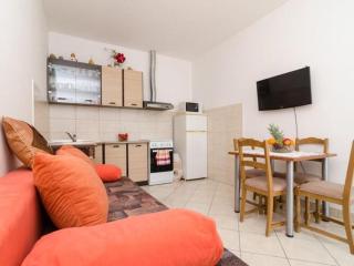 Apartments Mamma Mia - Comfort One Bedroom Apartment with Terrace - 5