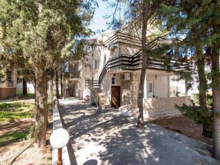 Apartments Pinija - Two Bedroom Apartment with Terrace A5 - ST - Supetar - 2